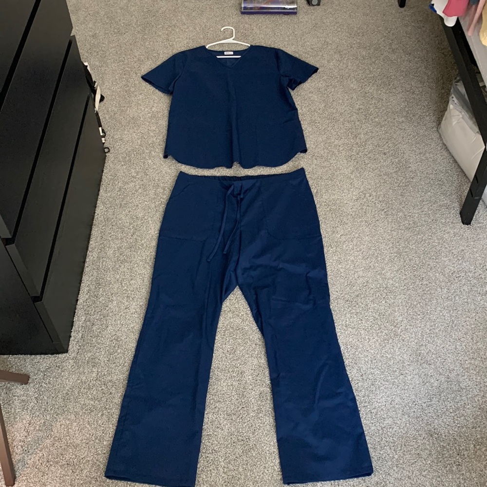 Vital threads scrubs - Size L top and bottom - worn only a few times